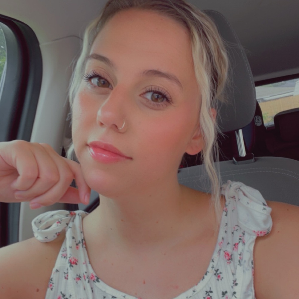 Meet your Posher, Madelynne